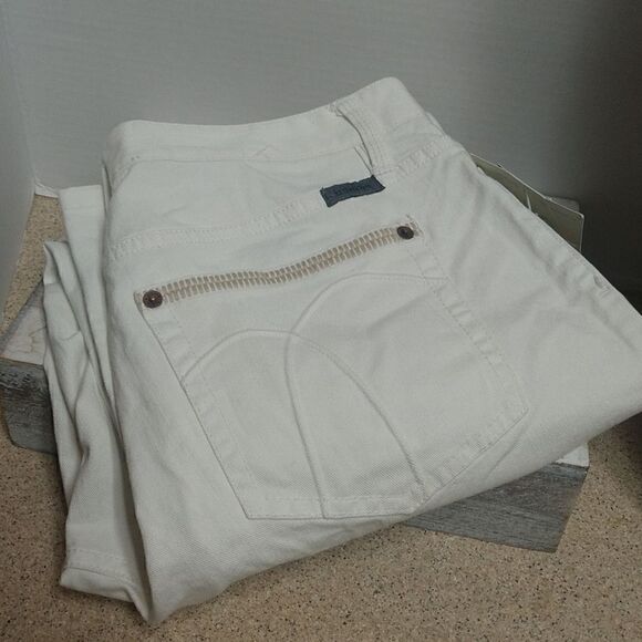 New White Capri Pants Size 12 - Picture 6 of 6